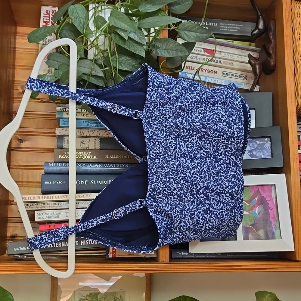 EUC Lands' End Blue Floral Midkini Top Size 8 - Picture 2 of 4